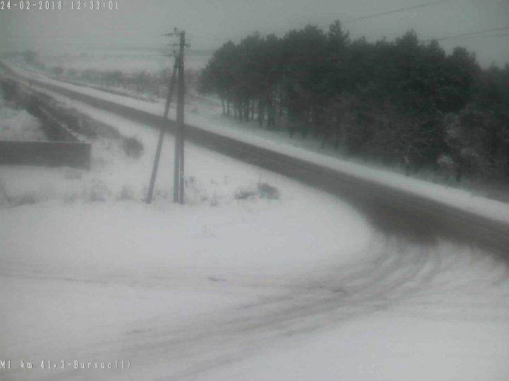 NINGE ÎN MOLDOVA! Cum se circulă la această oră pe drumurile din țară (FOTO)