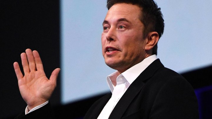 Elon Musk are planuri mari! Miliardarul vrea  să ofere internet în orice zonă din lume