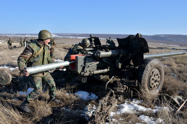 Exerciții militare și trageri de luptă în garnizoana Cahul (GALERIE FOTO)