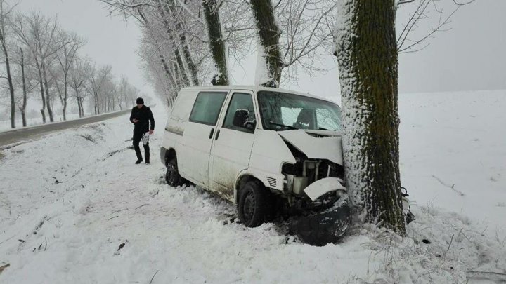 Accident pe şoseaua Bălți-Fălești-Sculeni. Patru persoane au ajuns la spital