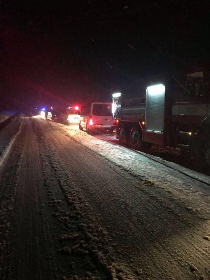 Microbuz cu moldoveni, implicat în accident în Vaslui. O persoană a avut nevoie de îngrijiri medicale