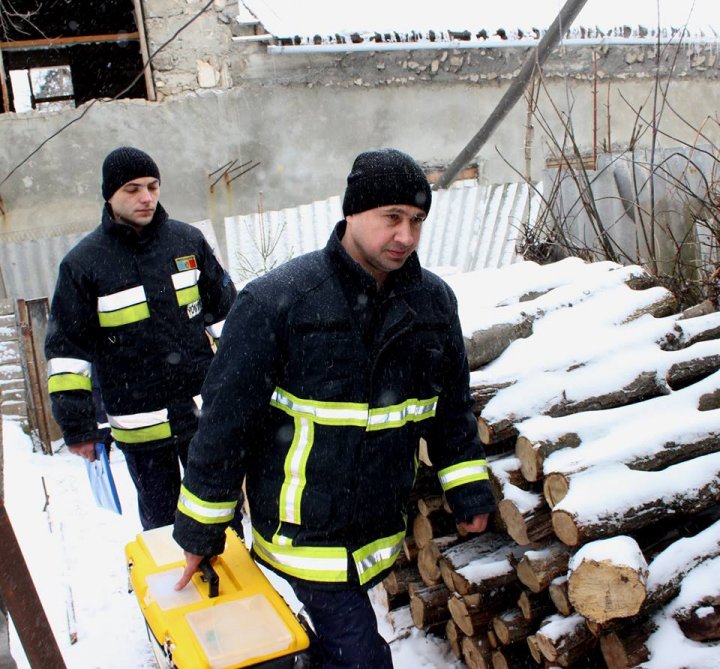 O casă protejată, o viață salvată. Peste 1500 de detectoare de fum, instalate în locuințele oamenilor (FOTO)