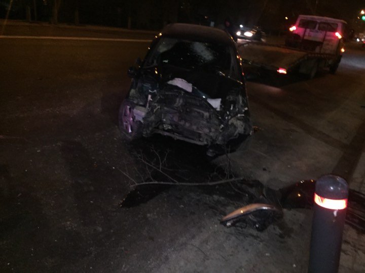 ACCIDENTE TERIBILE noaptea trecută în Capitală. Mai multe persoane au ajuns la spital (FOTO)