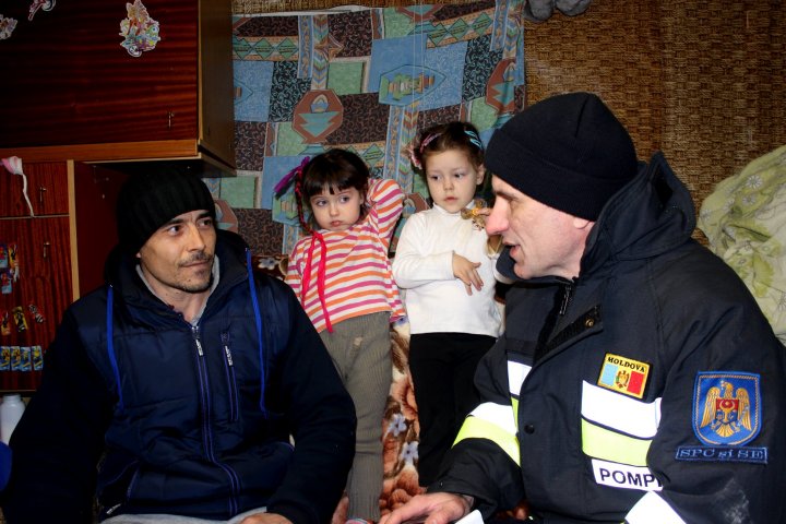 O casă protejată, o viață salvată. Peste 1500 de detectoare de fum, instalate în locuințele oamenilor (FOTO)