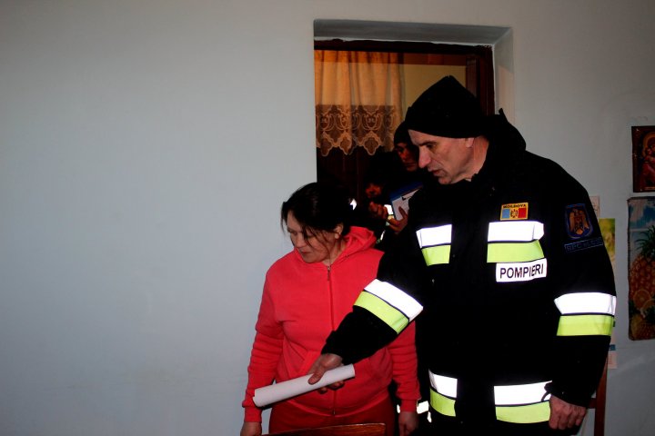 O casă protejată, o viață salvată. Peste 1500 de detectoare de fum, instalate în locuințele oamenilor (FOTO)