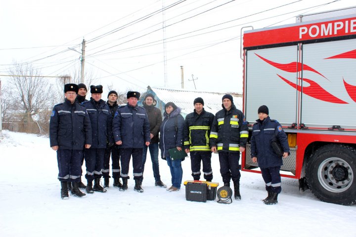 O casă protejată, o viață salvată. Peste 1500 de detectoare de fum, instalate în locuințele oamenilor (FOTO)