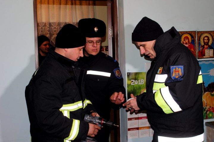 O casă protejată, o viață salvată. Peste 1500 de detectoare de fum, instalate în locuințele oamenilor (FOTO)