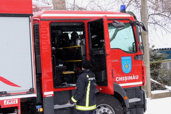 O casă protejată, o viață salvată. Peste 1500 de detectoare de fum, instalate în locuințele oamenilor (FOTO)