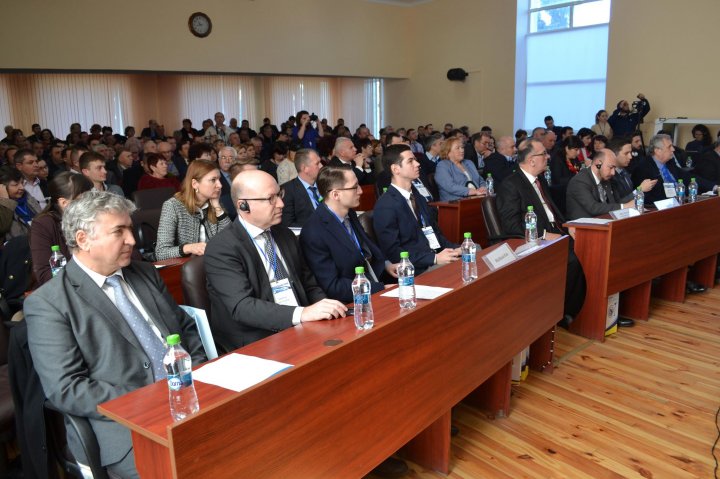 Oportunuităţi de afaceri la Cahul. 250 de agenţi economici au participat la forum