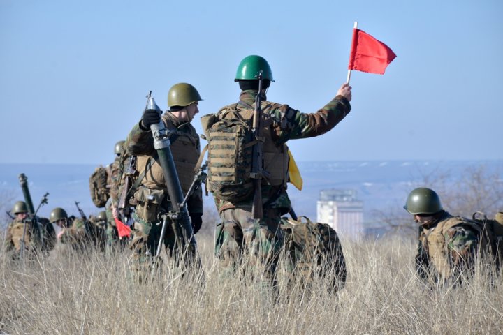 Exerciții militare și trageri de luptă în garnizoana Cahul (GALERIE FOTO)