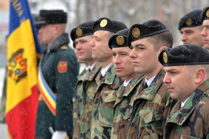 Brigada DACIA, la 26 de ani. Militarii au făcut spectacol de excepție cu lupte corp la corp şi focuri de arme