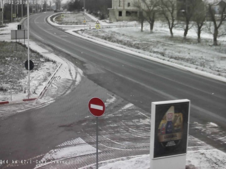 Ninsoarea slabă a scos peste 250 de drumari la muncă. Care este starea şoselelor din ţară (FOTO)