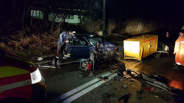 Grav accident în România. Şaşe persoane rănite, după ce un şofer a adormit la volan