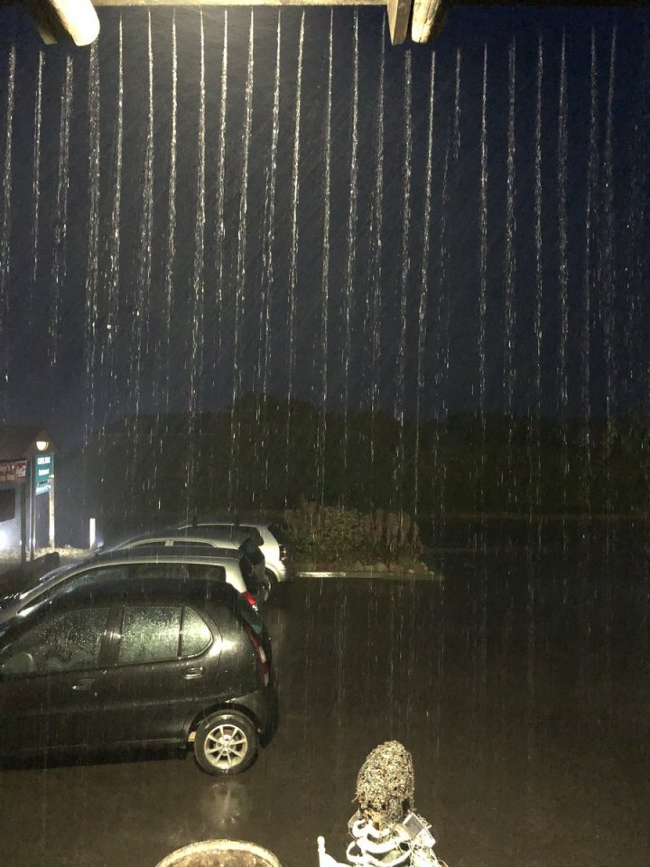 Ziua Zero SE AMÂNĂ în Cape Town! Cum au reacționat oamenii când a început să plouă (FOTO)