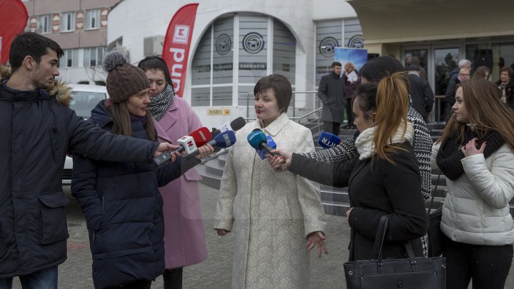 Institutul Oncologic a primit prima mașină electrică destinată transportării sângelui (FOTOREPORT)