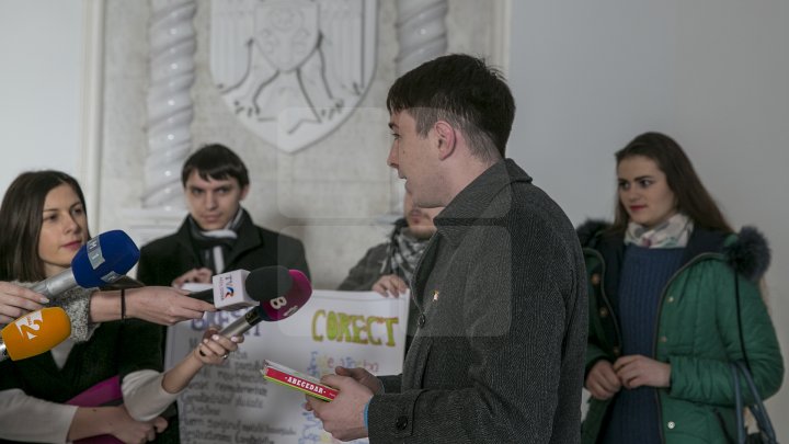 Flashmob marca PL la Primărie. Radu: Distrage atenţia de la problemele oraşului