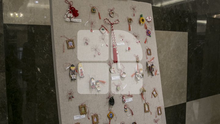 Capitala, inundată de mărţişoare! 1 martie s-a făcut simţită în toată ţara (GALERIE FOTO)