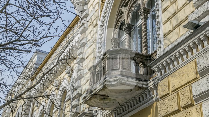 Chişinăul, scăldat în culori! Trei clădiri culturale din Capitală vor fi iluminate artistic pe timp de noapte. Care sunt acestea (FOTO)