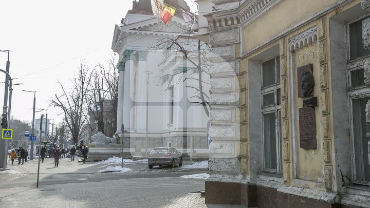 Chişinăul, scăldat în culori! Trei clădiri culturale din Capitală vor fi iluminate artistic pe timp de noapte. Care sunt acestea (FOTO)