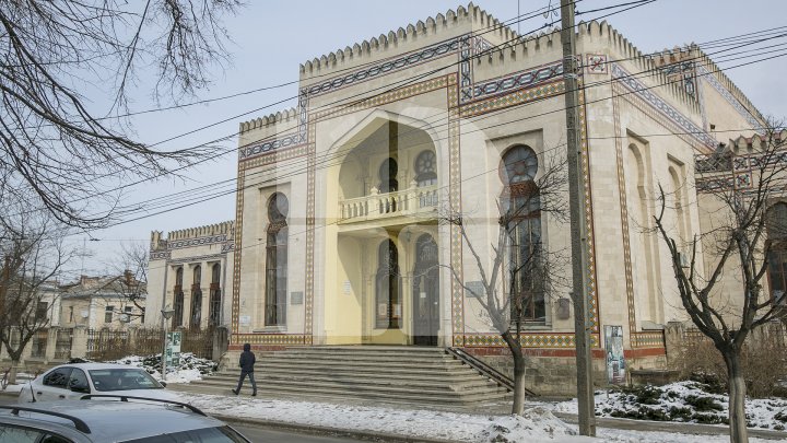 Chişinăul, scăldat în culori! Trei clădiri culturale din Capitală vor fi iluminate artistic pe timp de noapte. Care sunt acestea (FOTO)