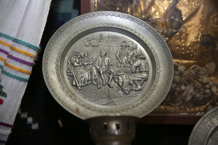 Muzeu în casă și în beci! Un avocat pasionat de istorie are o colecţie impresionantă de relicve (FOTOREPORT)