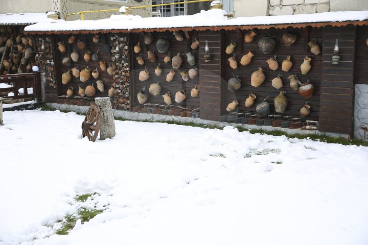 Muzeu în casă și în beci! Un avocat pasionat de istorie are o colecţie impresionantă de relicve (FOTOREPORT)