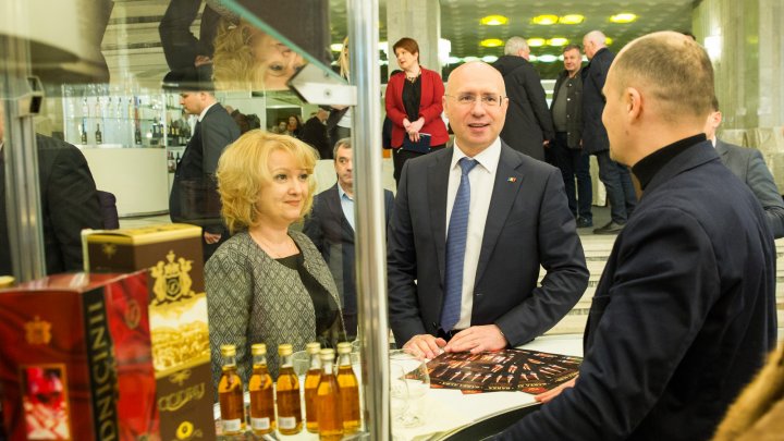 Premierul Pavel Filip, în vizită la Expovin Moldova 2018 (FOTO)