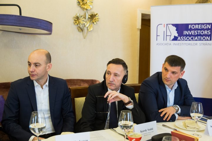 Moldova aşteaptă noi investiţii. Pavel Filip a avut un dialog cu investitorii străini de la noi din ţară