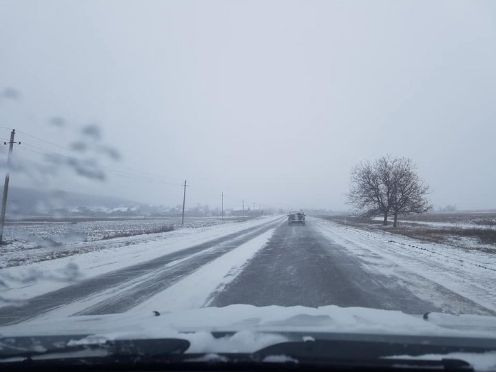 NINSORILE PUTERNICE, GERUL şi VISCOLUL pun stăpânire pe Moldova. Care este situaţia pe drumurile din ţară (FOTO)