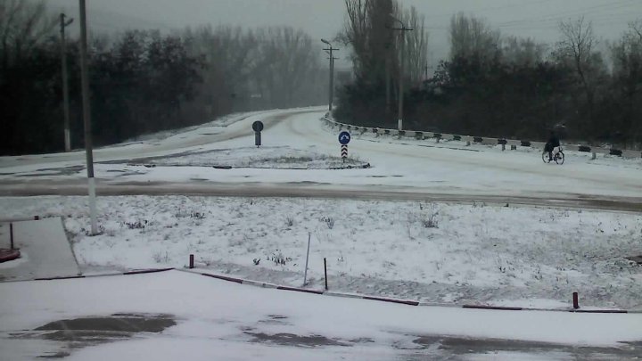 NINSORILE PUTERNICE, GERUL şi VISCOLUL pun stăpânire pe Moldova. Care este situaţia pe drumurile din ţară (FOTO)