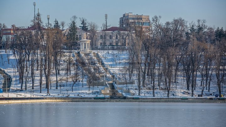 Gerul se intensifică. La noapte, minimele vor coborî până la -9 grade Celsius. Când am putea avea -17 grade