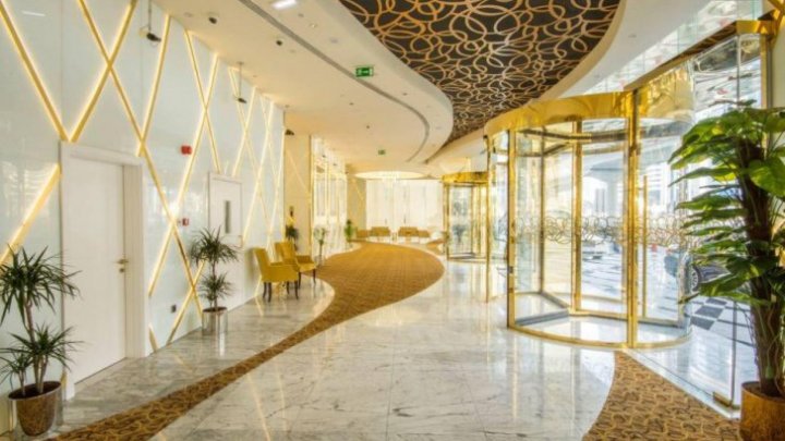 Cel mai înalt hotel din lume, a cărui înălţime este de 356 de metri, inaugurat în Dubai (FOTO)