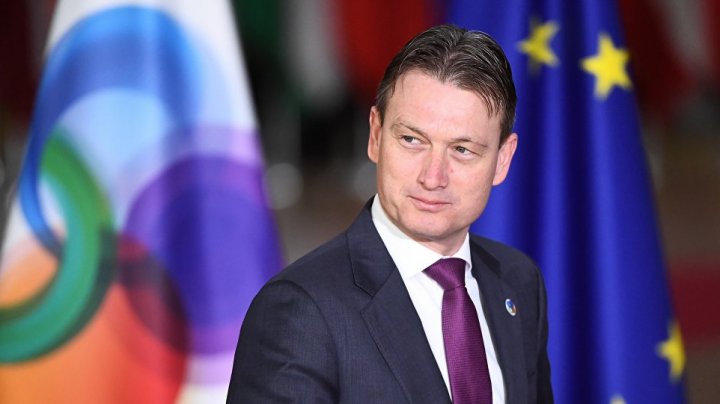 Ministrul de Externe din Olanda, Halbe Zijlstra, a demisionat după ce a fost prins cu minciuna