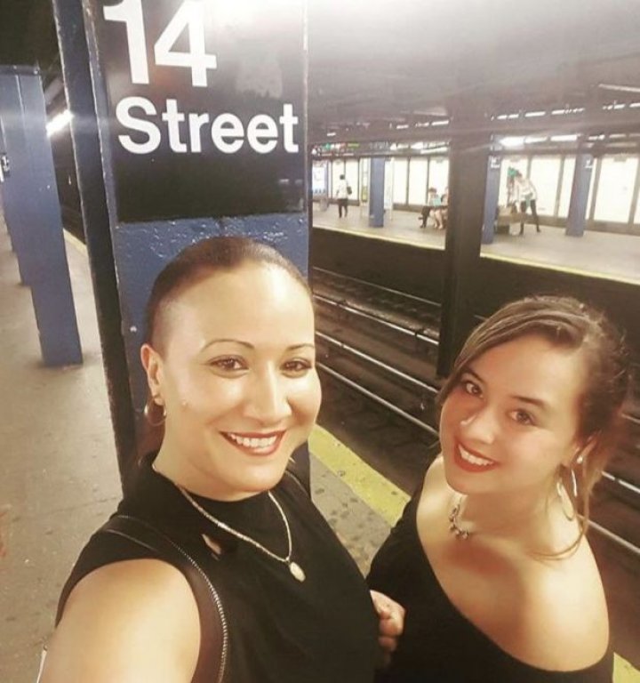 CAZ IEŞIT DIN COMUN! O tânără şi-a găsit 40 de fraţi şi surori, toţi născuţi de la acelaşi tată donator (FOTO)