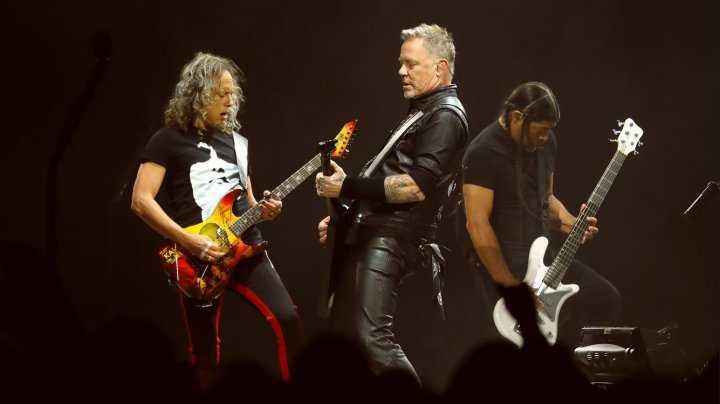 Metallica a lansat o nouă colecţie de haine şi încălţăminte împreună cu compania Vans