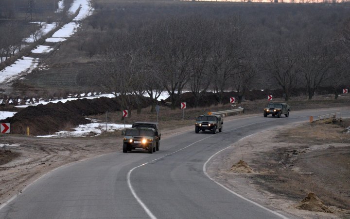 Militarii moldoveni au trecut Prutul. Un contingent al forţelor armate participă la exerciţiul "Platinum Eagle"