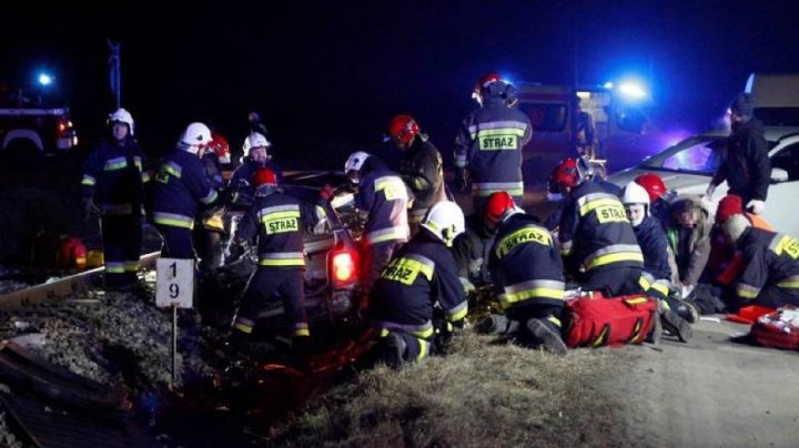 ACCIDENT TERIFIANT. Patru ucraineni au murit după ce automobilul în care se aflau a fost lovit de un tren (IMAGINI DE GROAZĂ)