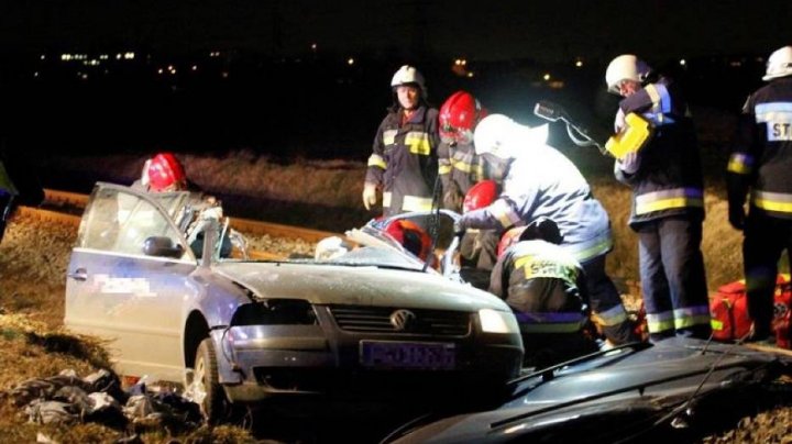 ACCIDENT TERIFIANT. Patru ucraineni au murit după ce automobilul în care se aflau a fost lovit de un tren (IMAGINI DE GROAZĂ)