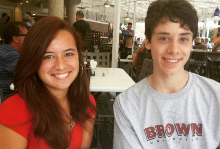 CAZ IEŞIT DIN COMUN! O tânără şi-a găsit 40 de fraţi şi surori, toţi născuţi de la acelaşi tată donator (FOTO)