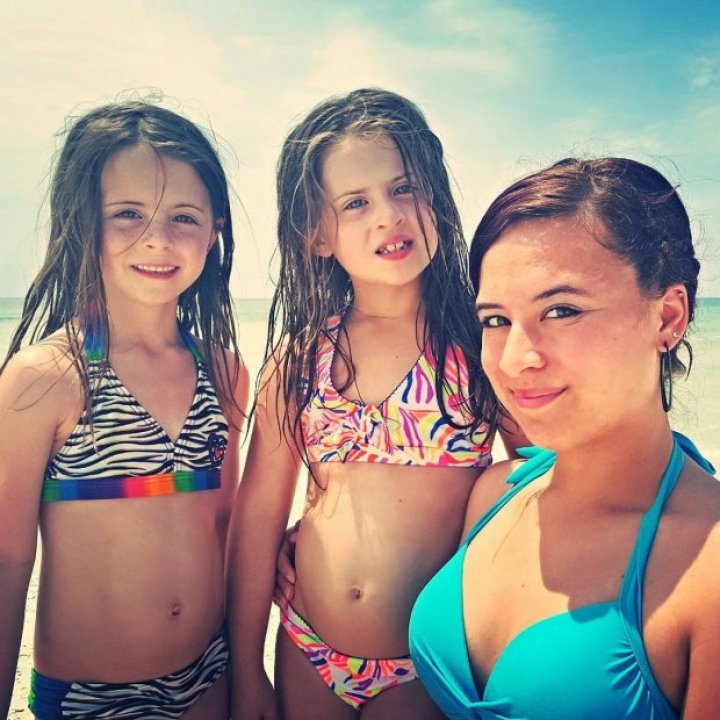 CAZ IEŞIT DIN COMUN! O tânără şi-a găsit 40 de fraţi şi surori, toţi născuţi de la acelaşi tată donator (FOTO)