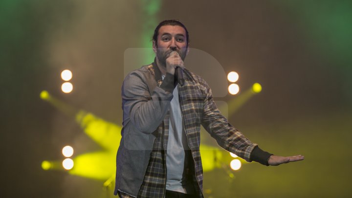 În ajun de Ziua Îndrăgostiţilor, Smiley a susţinut un CONCERT INCENDIAR la Palatul Naţional (GALERIE FOTO)