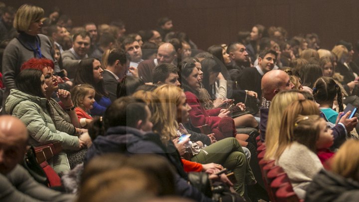 În ajun de Ziua Îndrăgostiţilor, Smiley a susţinut un CONCERT INCENDIAR la Palatul Naţional (GALERIE FOTO)