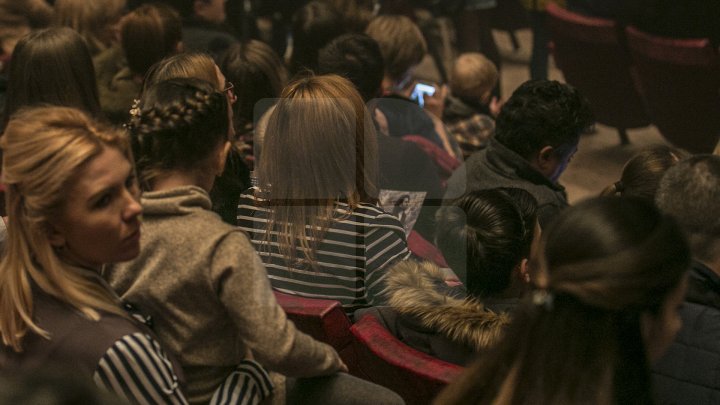 În ajun de Ziua Îndrăgostiţilor, Smiley a susţinut un CONCERT INCENDIAR la Palatul Naţional (GALERIE FOTO)