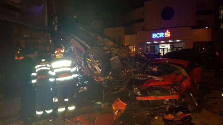 Şoferiţa care a distrus 10 maşini în România, a încurcat frâna cu acceleraţia (FOTO)