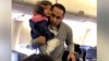 Un bărbat care zbura alături de fetița lui au fost impuşi să părăsească avionul pentru că micuței îi era frică de zbor (VIDEO)