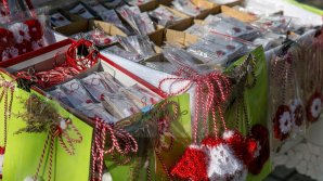 Capitala, inundată de mărţişoare! 1 martie s-a făcut simţită în toată ţara (GALERIE FOTO)