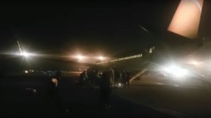 IMAGINI ŞOCANTE! O femeie din Israel a căzut dintr-un avion (VIDEO)