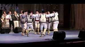 Concert de zile mari în satul Zaim. Ansamblul Fluieraș, condus de fraţii Ştefăneţ, a încântat publicul în cadrul festivalului Mărţişor 2018