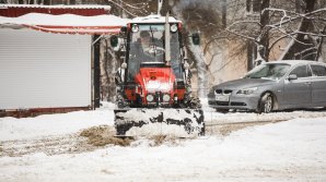 ÎN ALERTĂ DIN CAUZA NINSORILOR: Peste 30 de maşini au fost scoase din nămeţi, noaptea trecută de salvatori