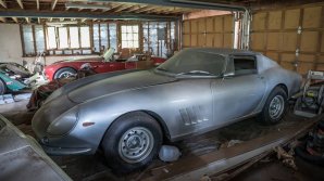 Bijuterii pe patru roţi, găsite într-un garaj care urma să fie demolat. Mașinile, extrem de rare, vândute la licitaţie pentru o sumă exorbitantă